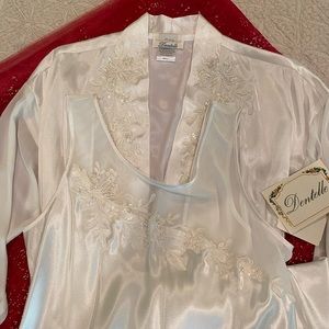 Brand new 2-pc long ivory gown and robe